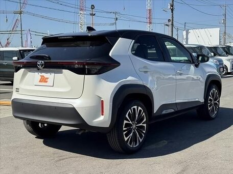2022 Toyota Yaris Cross I, белый, 1578000 рублей, вид 5