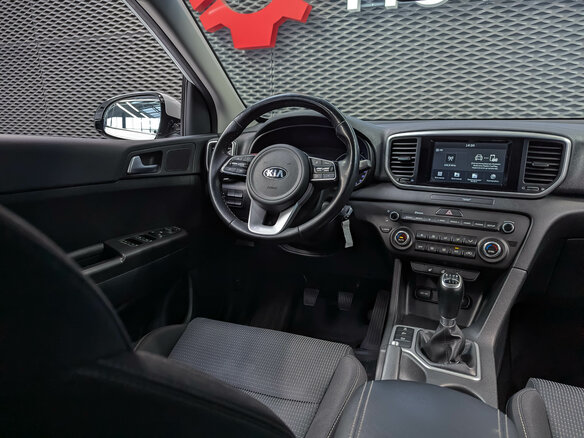 2019 Kia Sportage IV Рестайлинг, белый, 1830000 рублей - вид 12