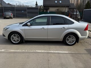2009 Ford Focus II Рестайлинг, серебристый, 600000 рублей, вид 4