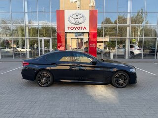 2019 BMW 5 серии 530d xDrive VII (G30/G31/G38), чёрный, 4690000 рублей, вид 4