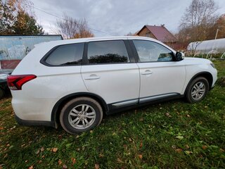 2019 Mitsubishi Outlander III Рестайлинг 3, белый, 2000000 рублей, вид 1