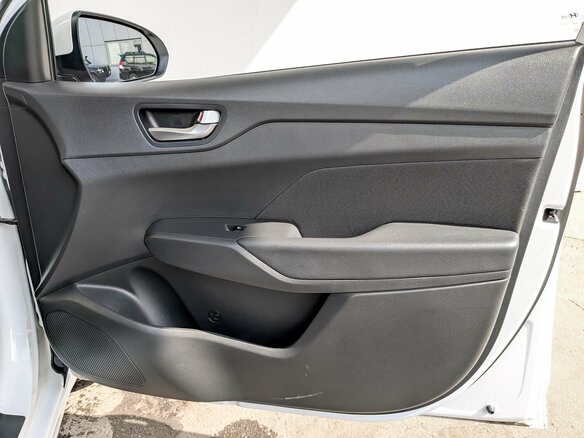 2022 Hyundai Solaris II Рестайлинг, белый, 1499000 рублей - вид 22