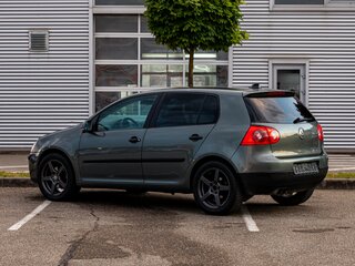 2006 Volkswagen Golf V, серый, 745000 рублей, вид 4