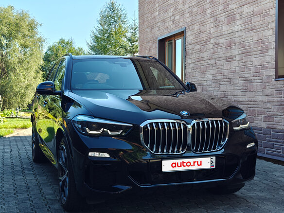 2020 BMW X5 45e IV (G05/G18), чёрный, 6700000 рублей - вид 2