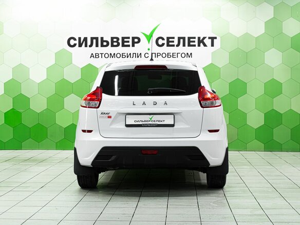 2018 Lada (ВАЗ) XRAY I, белый, 700000 рублей - вид 3