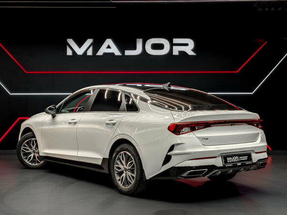 2022 Kia K5 III, белый, 2425000 рублей - вид 6