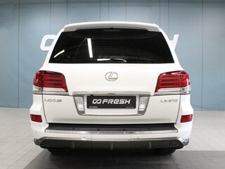 2015 Lexus LX 570 III Рестайлинг, белый, 4950000 рублей, вид 4