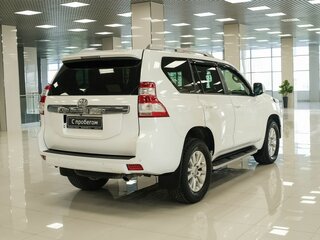 2014 Toyota Land Cruiser Prado 150 Series Рестайлинг 1, белый, 2770000 рублей, вид 2