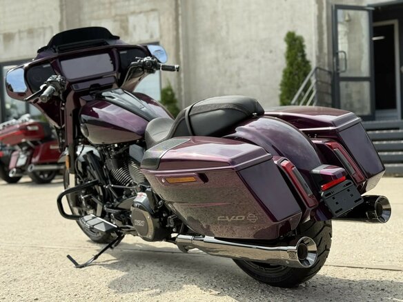 2025 Harley-Davidson CVO Street Glide, фиолетовый, 6650000 рублей - вид 10