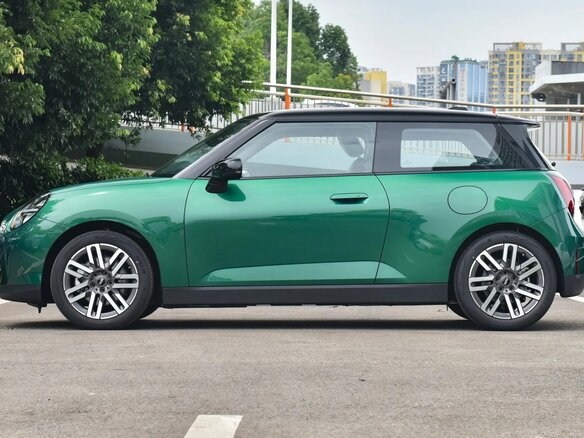 2025 Mini Hatch E IV (F65/F66/J01), зелёный, 2890002 рублей - вид 8
