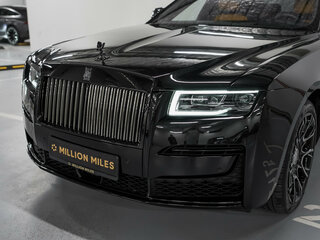 2023 Rolls-Royce Ghost Black Badge II (Series I), чёрный, 35000000 рублей, вид 4