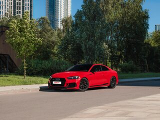 2017 Audi RS 5 II (F5), красный, 5190000 рублей, вид 4