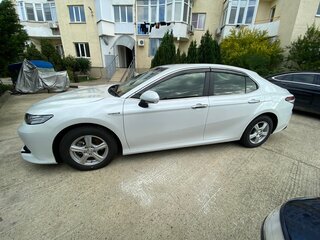 2019 Toyota Camry VIII (XV70), белый, 3050000 рублей, вид 5