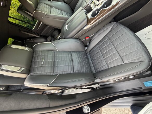2025 Cadillac Escalade V Рестайлинг, чёрный, 19800000 рублей - вид 13