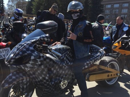 2001 Suzuki GSX 1300 R Hayabusa, белый, 1550000 рублей, вид 1