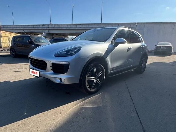 2015 Porsche Cayenne Diesel II Рестайлинг (958), серебристый, 3600000 рублей - вид 1