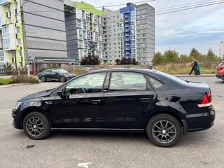 2017 Volkswagen Polo V Рестайлинг, чёрный, 1140000 рублей, вид 5