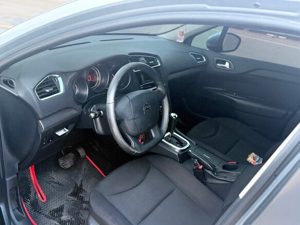 2013 Citroen C4 II, серебристый, 570000 рублей - вид 4