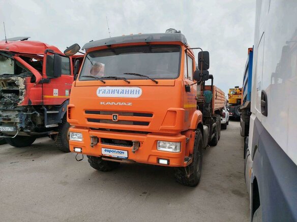 2020 КамАЗ 43118, оранжевый, 7000000 рублей