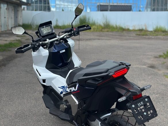 2026 Honda X-ADV, белый - вид 16