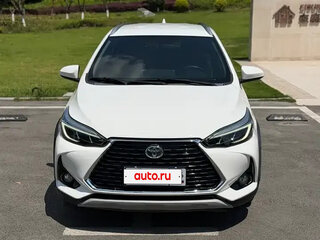 2022 Toyota Yaris IV, белый, 1000006 рублей, вид 2