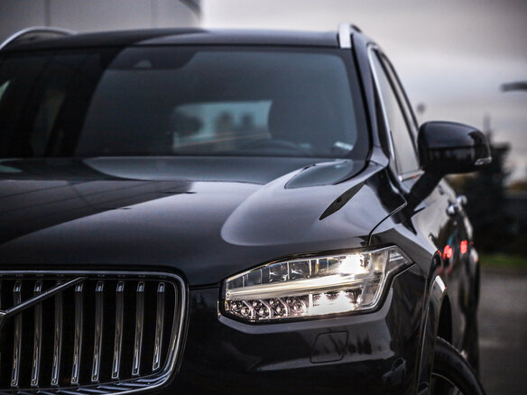 2019 Volvo XC90 B5 II Рестайлинг 1, чёрный, 4149000 рублей - вид 1