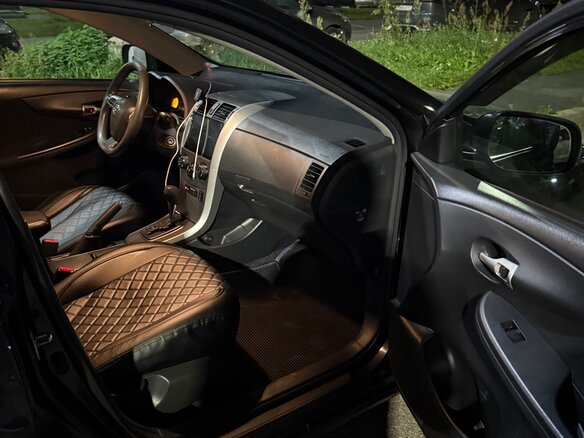 2011 Toyota Corolla X (E140, E150) Рестайлинг, чёрный, 1080000 рублей - вид 9