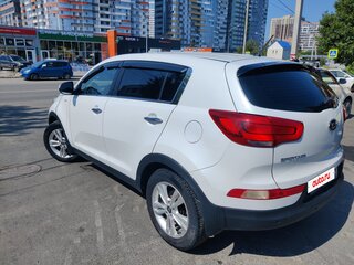 2015 Kia Sportage III Рестайлинг, белый, 1400000 рублей, вид 4