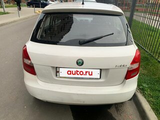 2012 Skoda Fabia II Рестайлинг, белый, 270000 рублей, вид 4