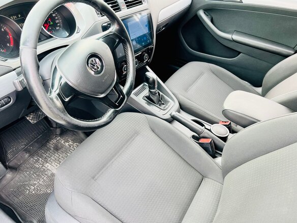 2018 Volkswagen Jetta VI Рестайлинг, белый - вид 1