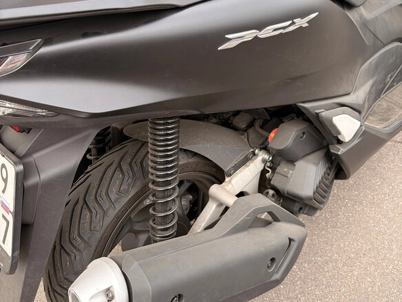 2021 Honda PCX 125, чёрный, 405000 рублей - вид 3