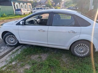 2009 Ford Focus II Рестайлинг, белый, 490000 рублей, вид 3