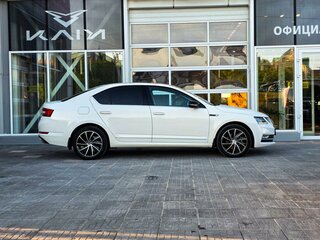 2020 Skoda Octavia III (A7) Рестайлинг, белый, 1950000 рублей, вид 5