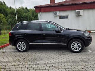 2012 Volkswagen Touareg II, чёрный, 2200000 рублей, вид 2