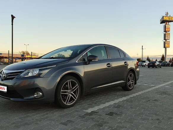 2011 Toyota Avensis III Рестайлинг, серый, 980000 рублей
