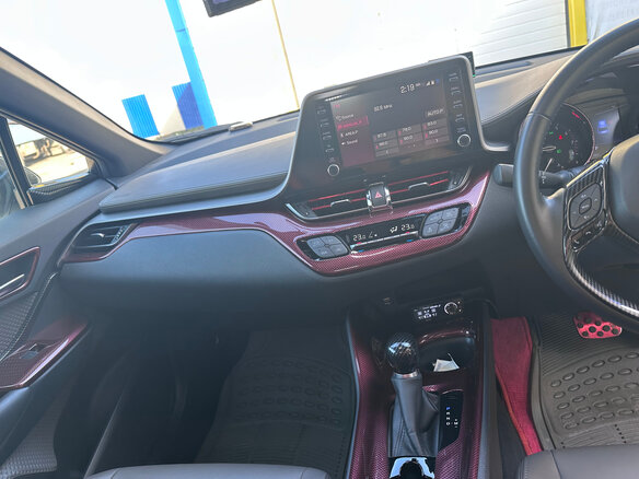 2019 Toyota C-HR I Рестайлинг, белый, 2450000 рублей - вид 11