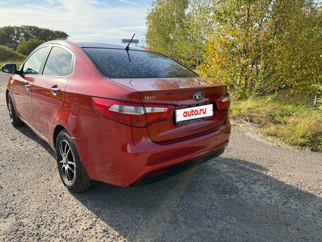 2013 Kia Rio III, красный, 690000 рублей, вид 5