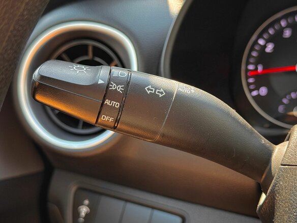 2022 Kia Cerato IV Рестайлинг, красный, 1689000 рублей - вид 17