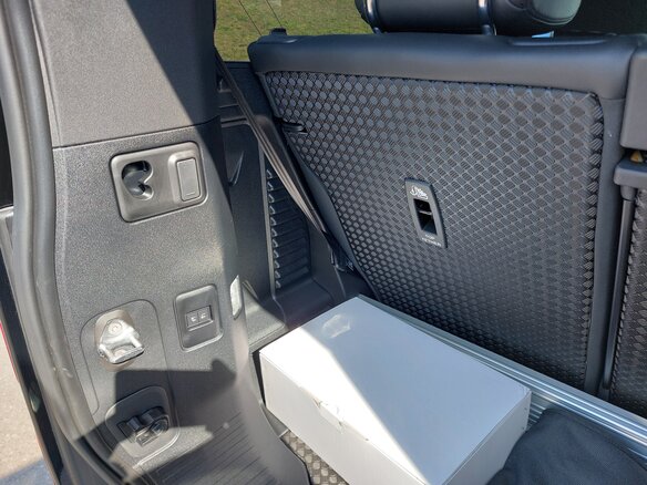 2021 Land Rover Defender 90 II, серый, 6900000 рублей - вид 33