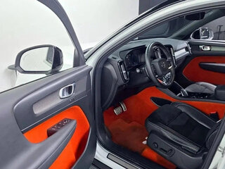 2021 Volvo XC40 I, белый, 2100000 рублей, вид 4