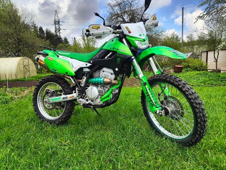 2011 Kawasaki KLX 250, белый, 350000 рублей, вид 1