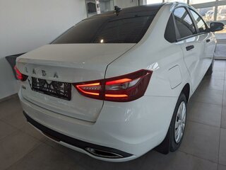 2026 Lada (ВАЗ) Vesta I Рестайлинг (NG), белый, 1631000 рублей, вид 5