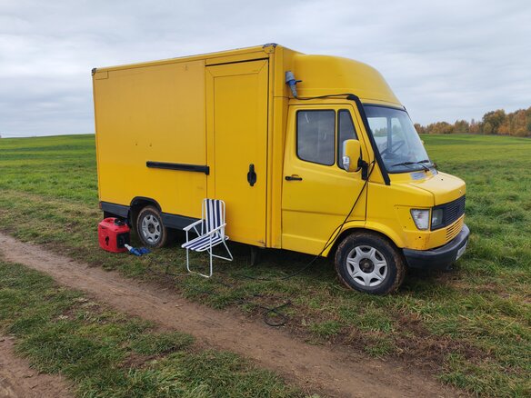 1994 Mercedes-Benz T1, жёлтый, 1300000 рублей - вид 9