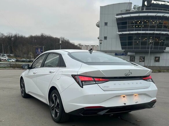 2023 Hyundai Elantra VII (CN7), белый - вид 2