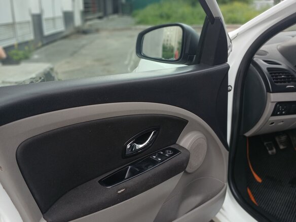 2012 Renault Fluence I, белый, 375000 рублей - вид 6