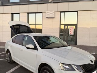2019 Skoda Octavia III (A7) Рестайлинг, белый, 1100000 рублей, вид 3