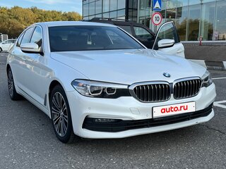 2019 BMW 5 серии 520d xDrive VII (G30/G31/G38), белый, 2650000 рублей, вид 3