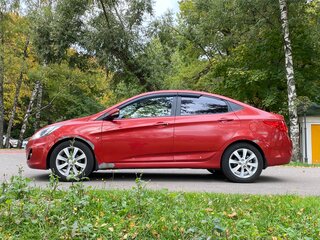 2013 Hyundai Solaris I, красный, 790000 рублей, вид 4