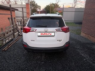 2015 Toyota RAV4 IV (XA40), белый, 2250000 рублей, вид 4