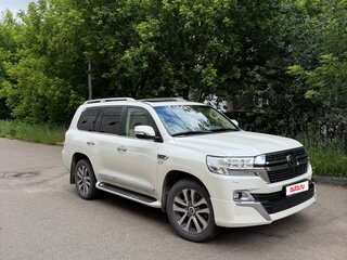 2021 Toyota Land Cruiser 200 Series Рестайлинг 2, белый, 11850000 рублей, вид 1